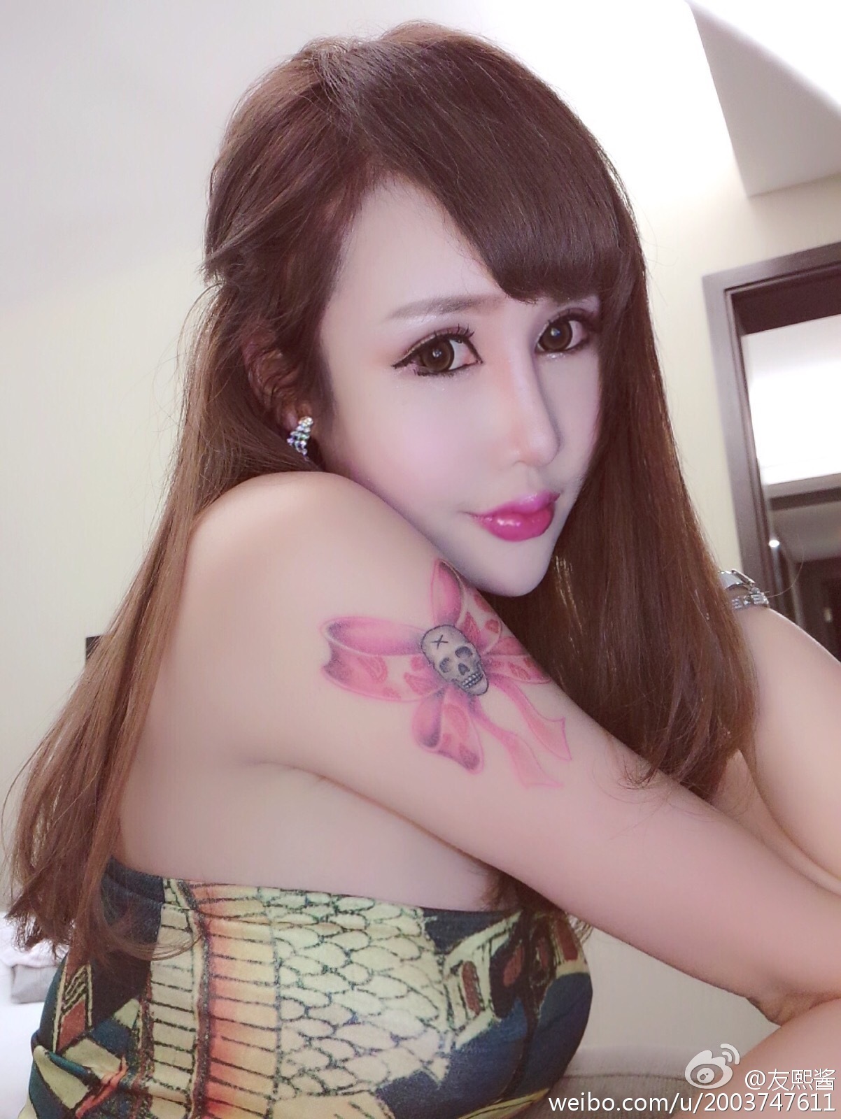 G罩美胸 火爆的辣子 友熙酱 微博自拍破解私密图片 2